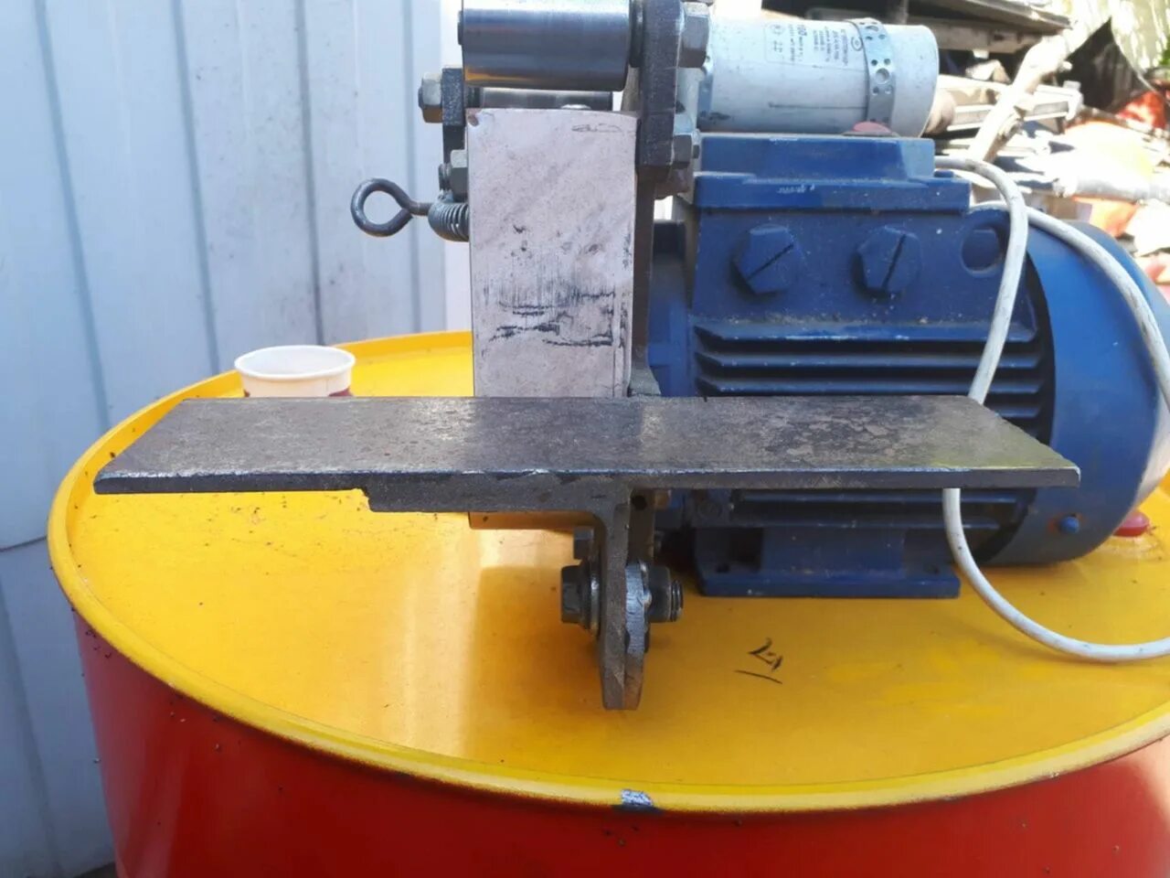 Гриндер ленточный 610. Гриндер на 610 ленту. Гриндер 610 ленты. Гриндер под ленту 610*50. Гриндер двухроликовый 610*50.