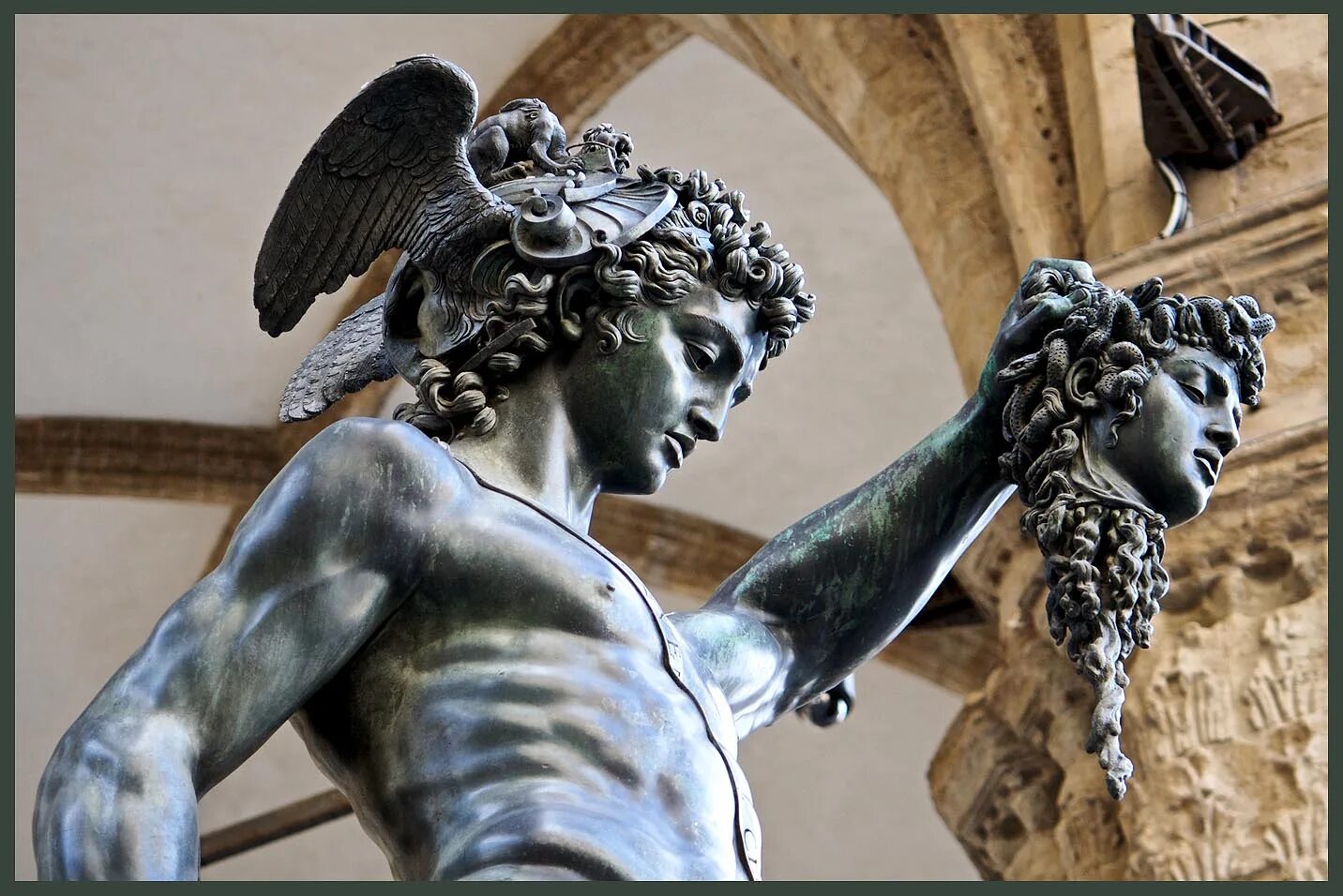 Геракл и кентавр скульптура джамболонья. Скульптуры богов. Скульптор из мифов. Скульптор из мифов. Кабиры греческая мифология.