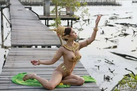 Thai Girl Topless.