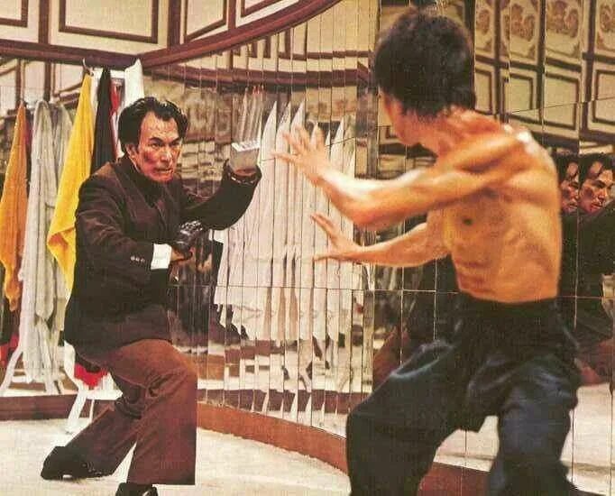 Дерется как брюс. Bruce lee 1973. брюс ли-редкие кадры (выход дракона 1973). ши кьен. саммо хун выход дракона.