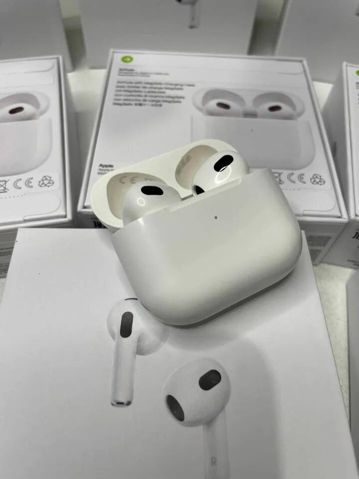 Когда выходят airpods 3. Air pods 3. Beling 3023 наушники AIRPODS С 3. Наушники AIRPODS 3-го поколения (Premium) белые. Аирподс 3 реплика.