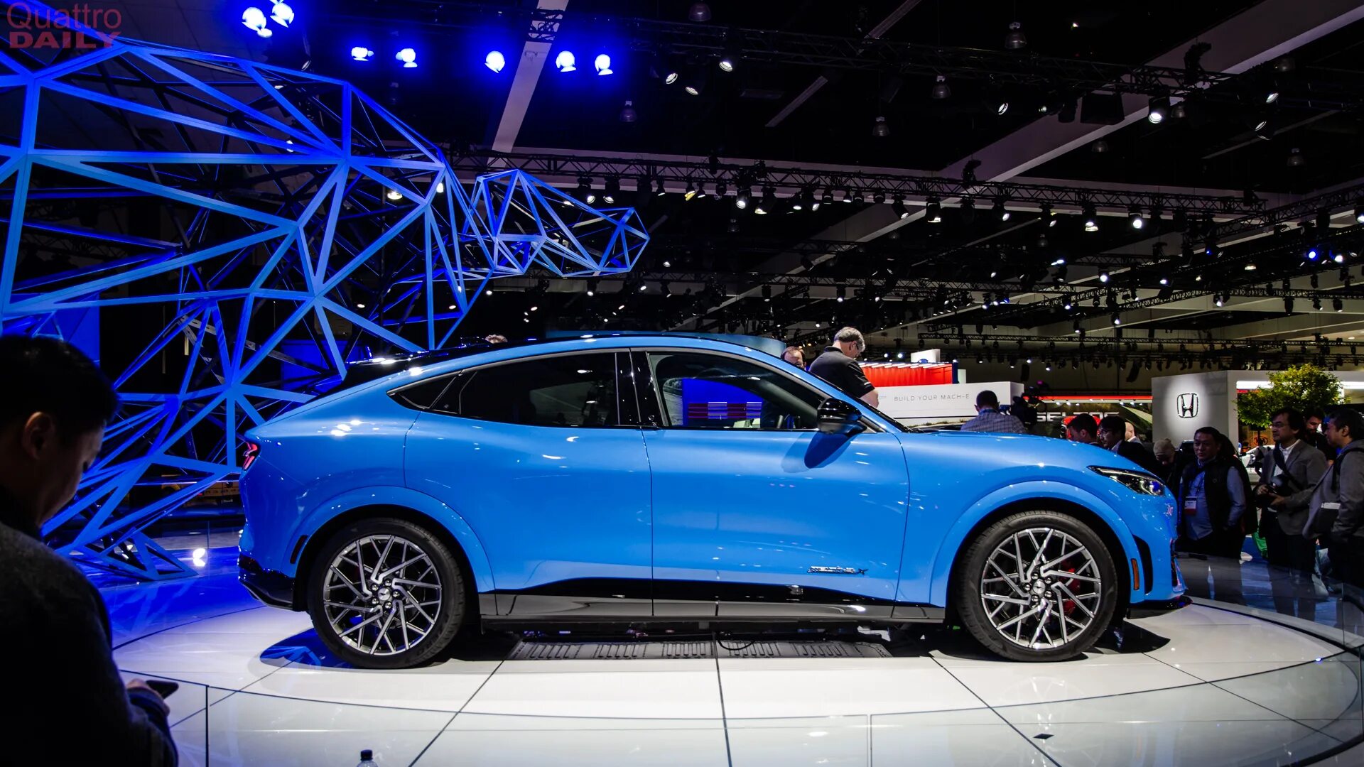 Gt performance. Ford Mustang Mach-e Ford Performance. Ford Mustang Mach-e gt at the 2019 la auto show. Ford Mustang Mach-e Lift. Mustang cho'Lda.