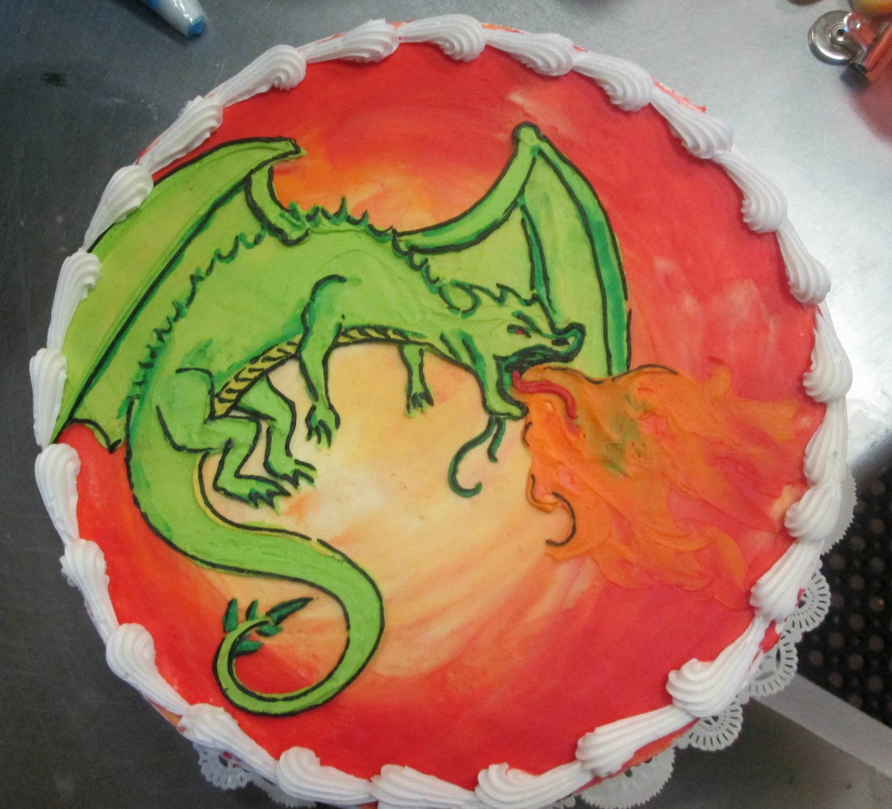 Блюда на год дракона 2024. Торт кремовый с драконом. Торт с изображением дракона. Торт в форме дракона. Торт дракон из крема.
