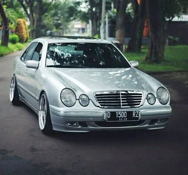 Рест 210. Mercedes w210. мерседес 210. w210 дорест. мерседес 210 дорест и рест.