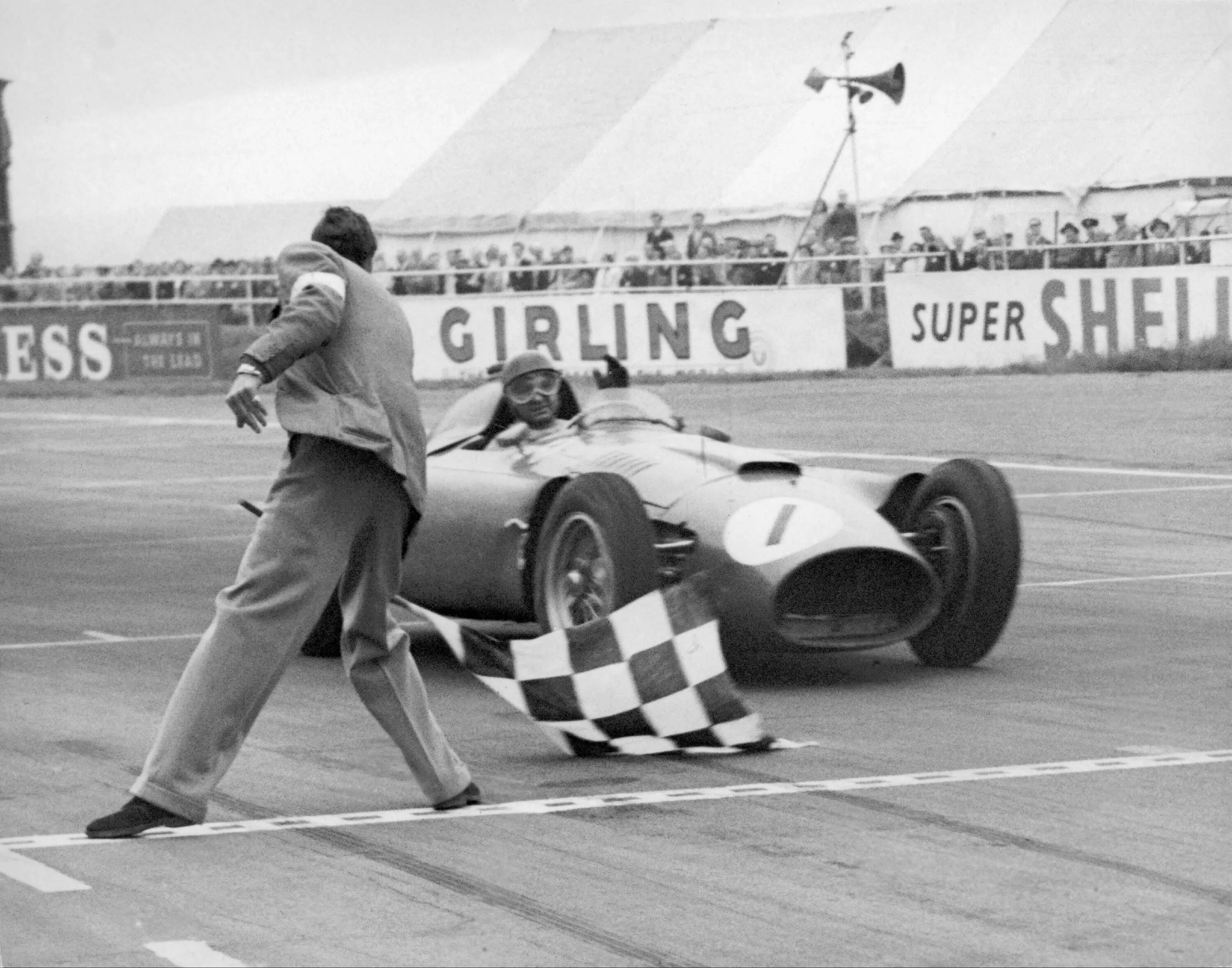 Хуан мануэль фанхио. Хуан-Мануэль Фанхио формула 1. Juan Manuel Fangio 1949. Фанхио 1952.