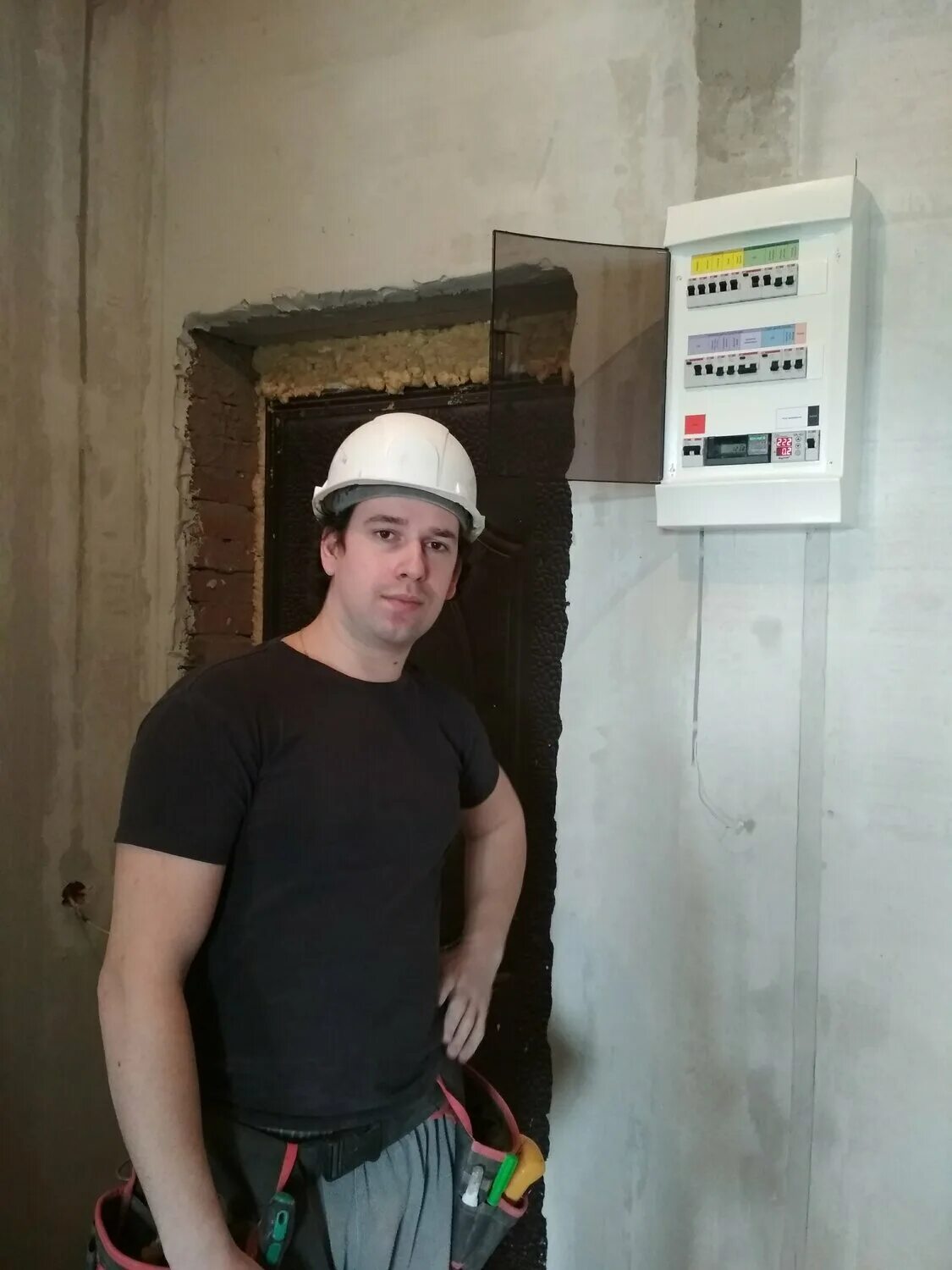 Работа электриком в уфе свежие. Электрик. Электрик уфа. Работа электриком в уфе свежие. Работа электриком в уфе свежие.