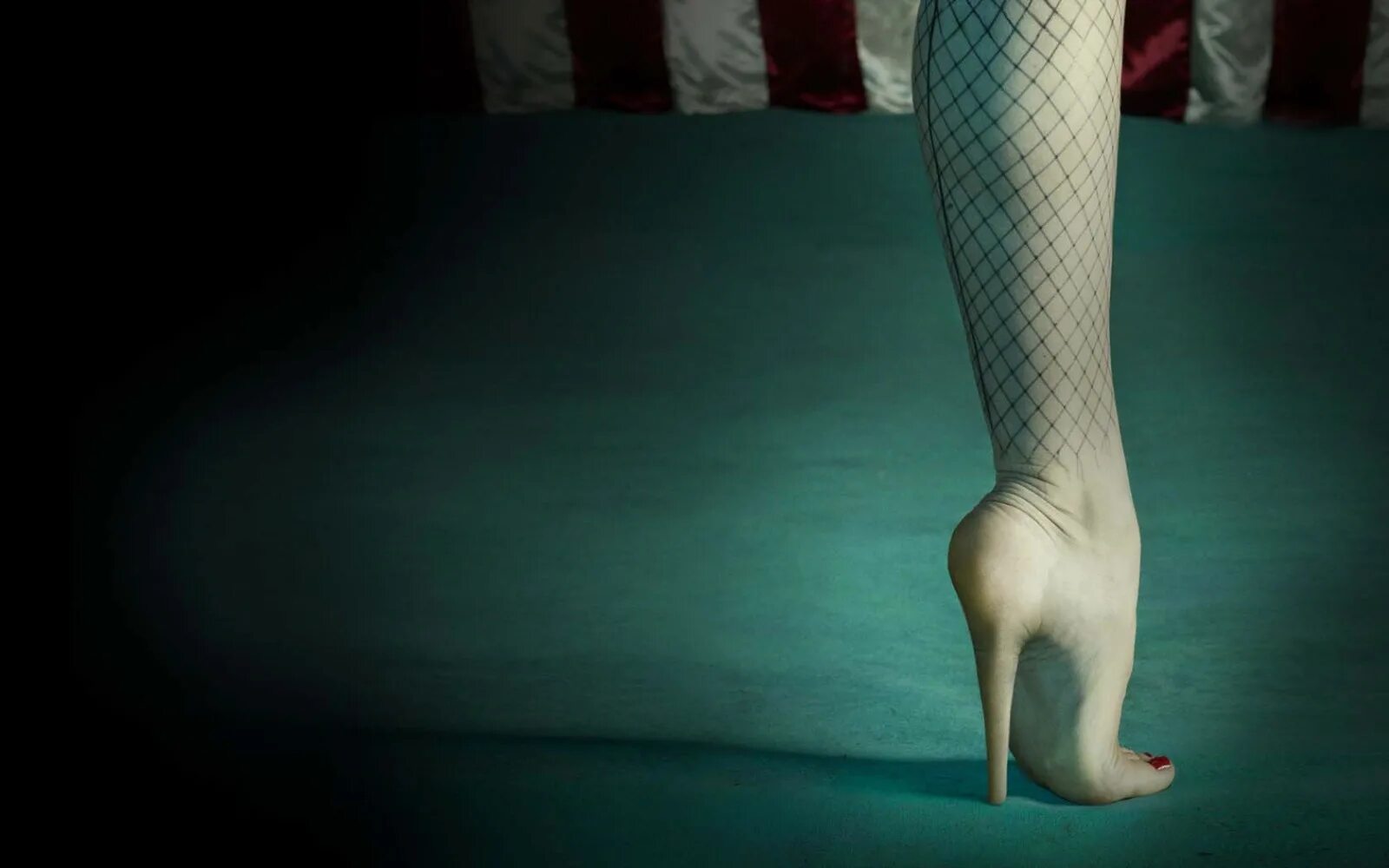 Рассказы про ноги. Американская история ужасов ноги.