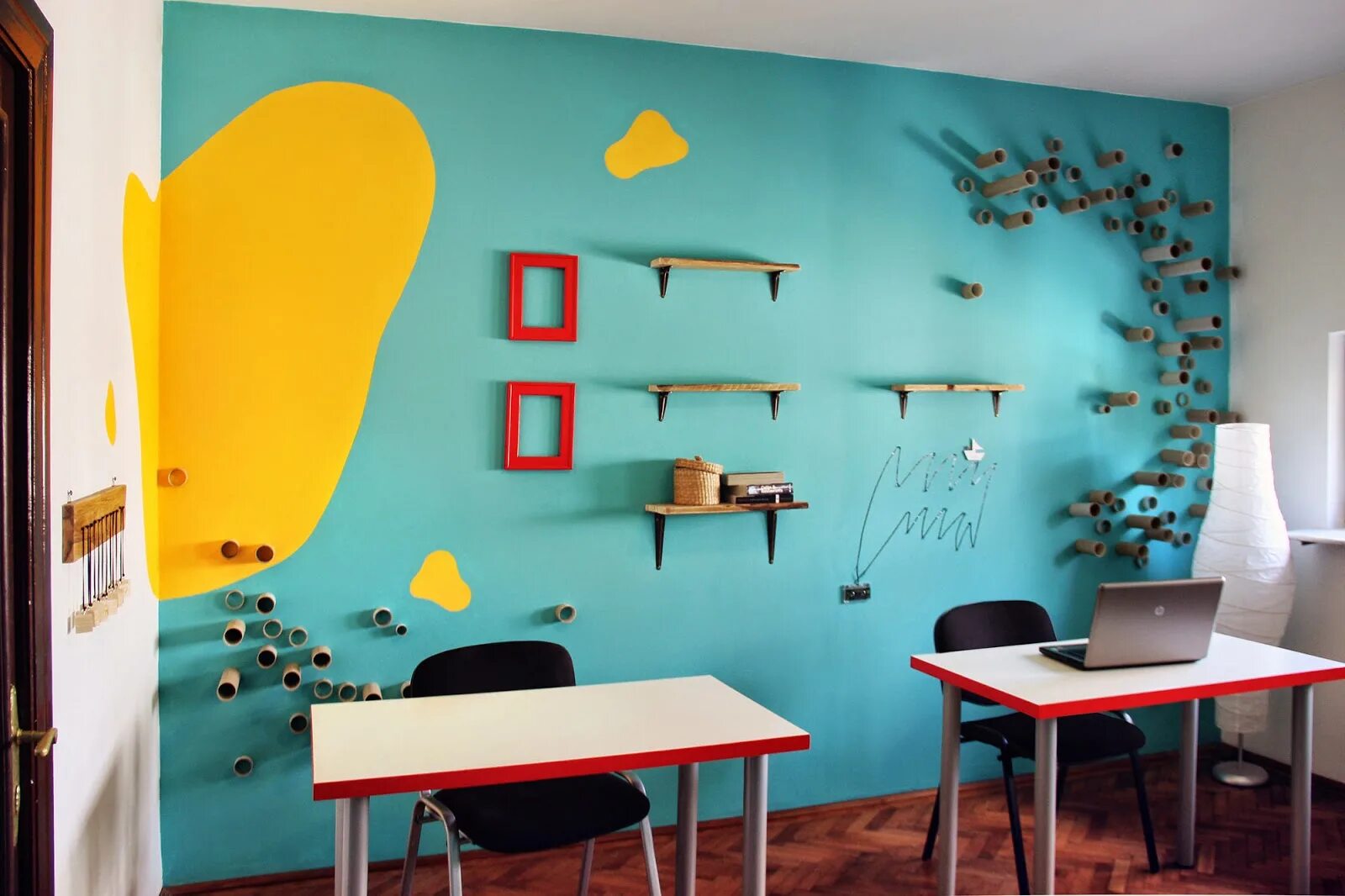 Оригинальные стены в офисе. Креативное оформление кабинета. Графика на стенах в офисе. Необычные интерьеры офисов. Креативная стена в офисе.