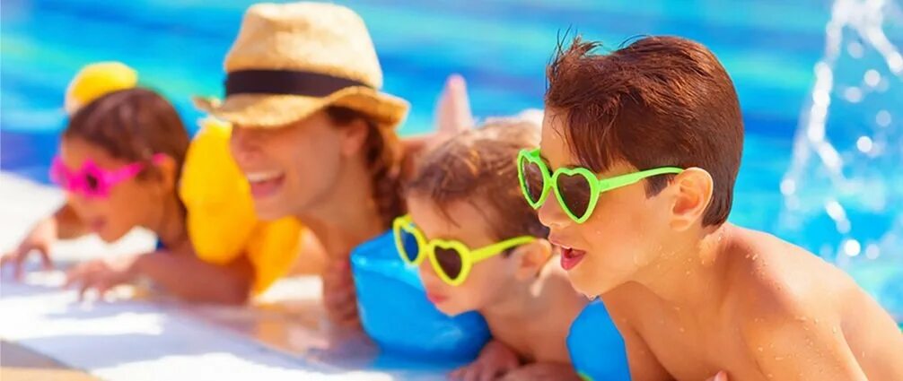 Турция 1 взрослый 2 ребенка. Семья на море. Serra palace 5 сиде. Турция с детьми. Турция с детьми.