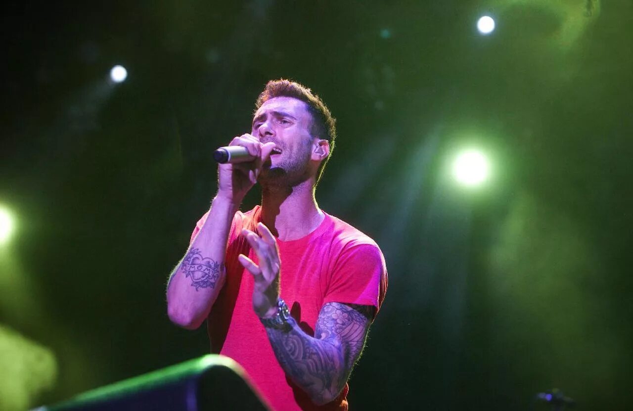 Maroon 5. Марон 3. Жак де ла круа марон 5 лет. Группа maroon 5. Maroon 5 2002.