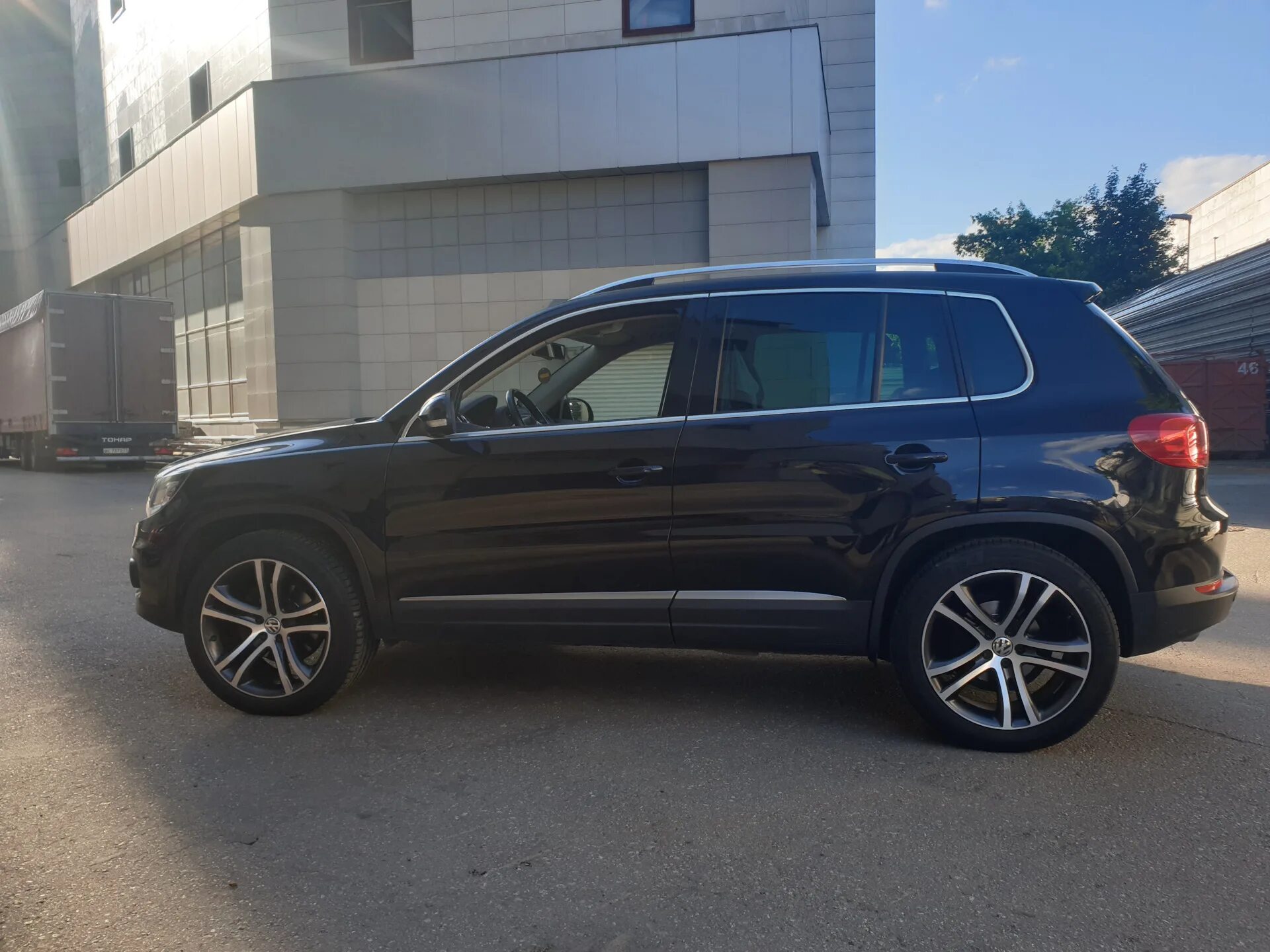 Колеса тигуан купить. Mallory r18 Tiguan. Mallory r18 Тигуан. Диски Mallory r18 Тигуан. Диски VW Tiguan r18.