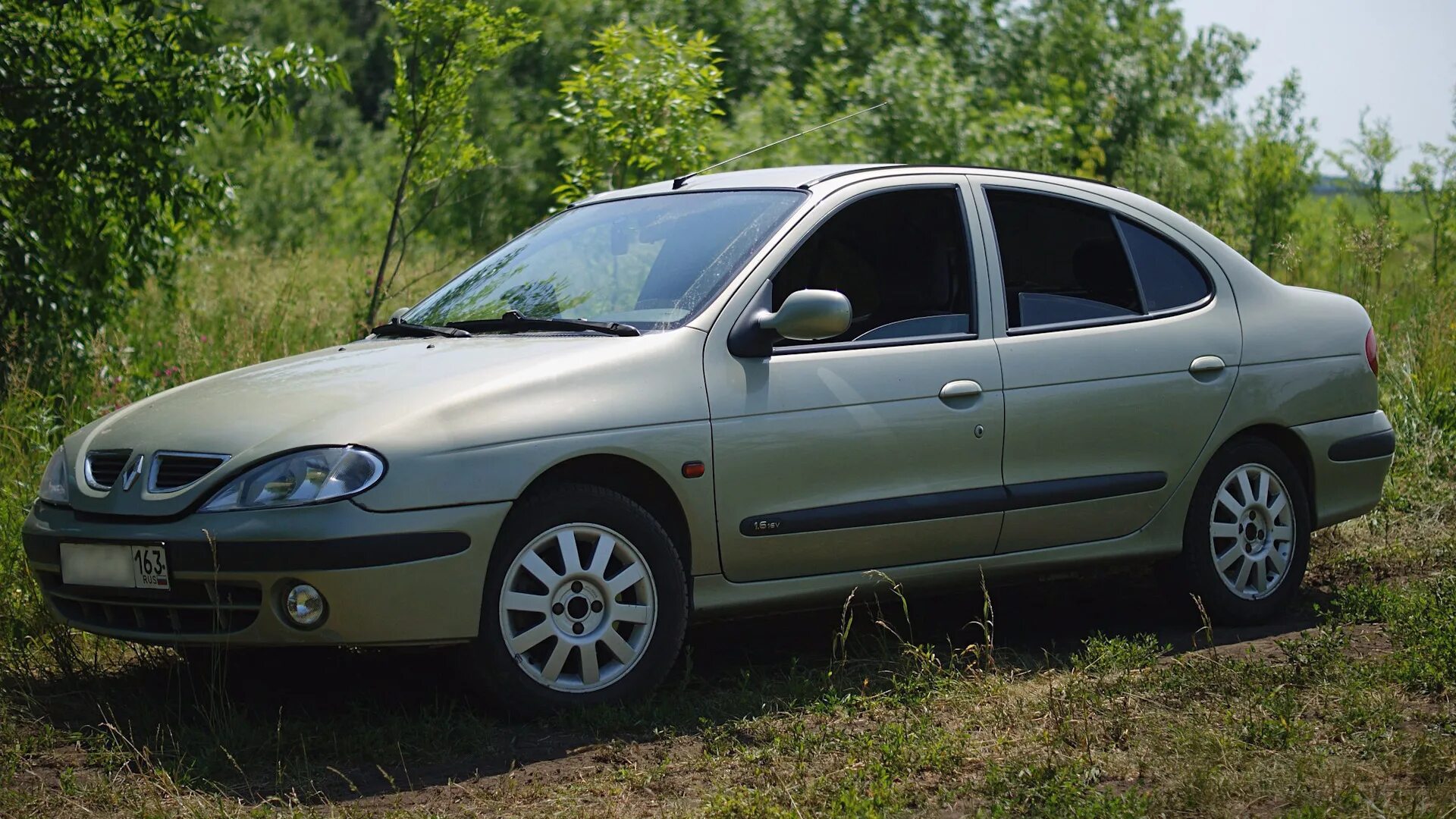 Renault Megane 1 2000. Рено Меган 1 2003. Рено Меган 1 седан. Рено Меган 1 хэтчбек. Купить меган 1 рестайлинг