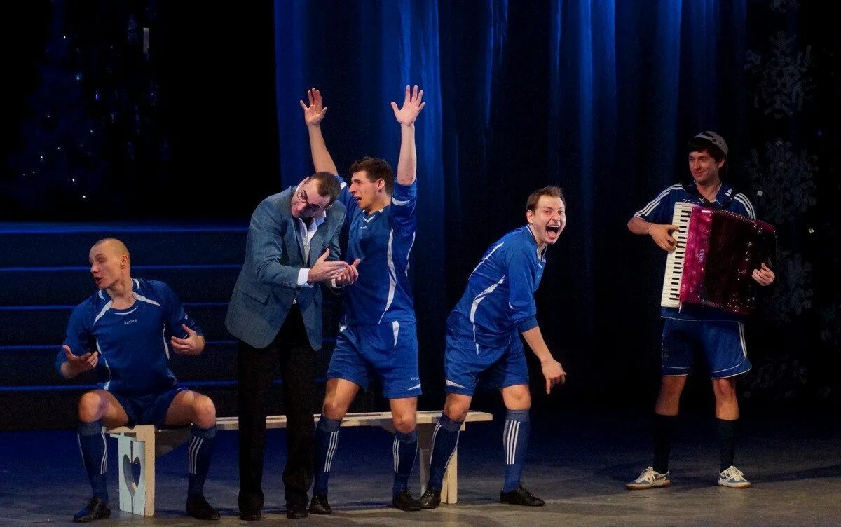 Брызги шампанского ростов на дону театр. Брызги шампанского. 2" дюйма 25 залпов. Брызги шампанского ростов на дону театр. Брызги шампанского ростов на дону театр.