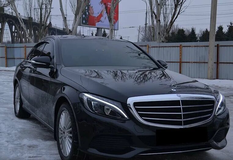 Black class. Mercedes c class 2015 black. мерседес с 200 черный. мерседес с 180 черный. мерседес е 180 черный.