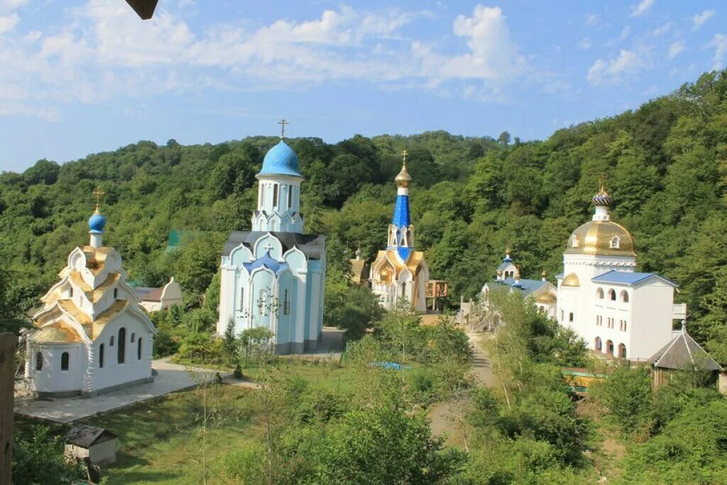 Московская область краснодарский край. Троице-Георгиевский женский монастырь в Сочи. Женский монастырь село Лесное Адлер. Троицко Георгиевский женский монастырь Адлер. Троице-Георгиевский монастырь, село Лесное.