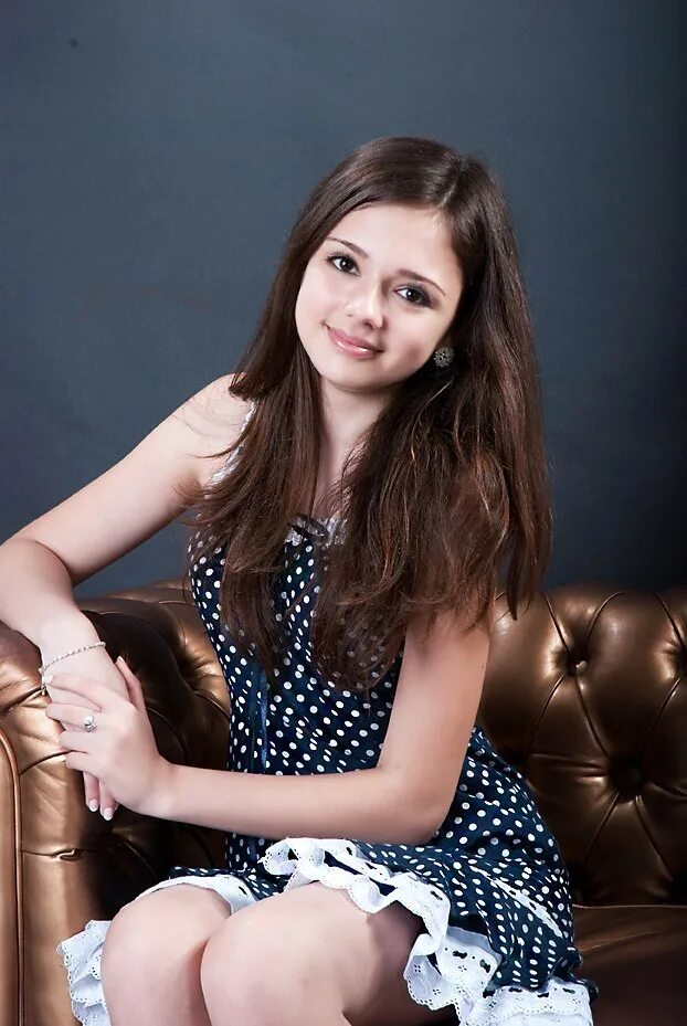 Сколько лет скромному. Макар гусев сейчас. Макар гусев сейчас. Ольга меркульева. Русая девушка.