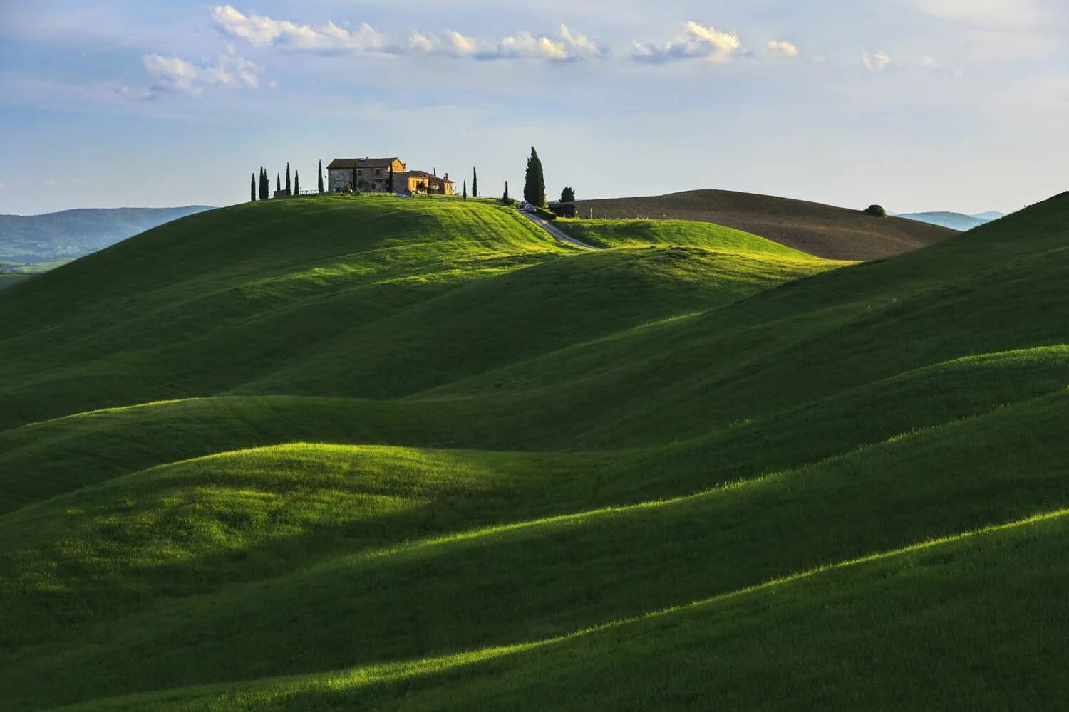 Rolling hills. Bucolic Green Hills. Холмы арт. Rolling Hills in Tuscany\. Bucolic Green Hills 2023.