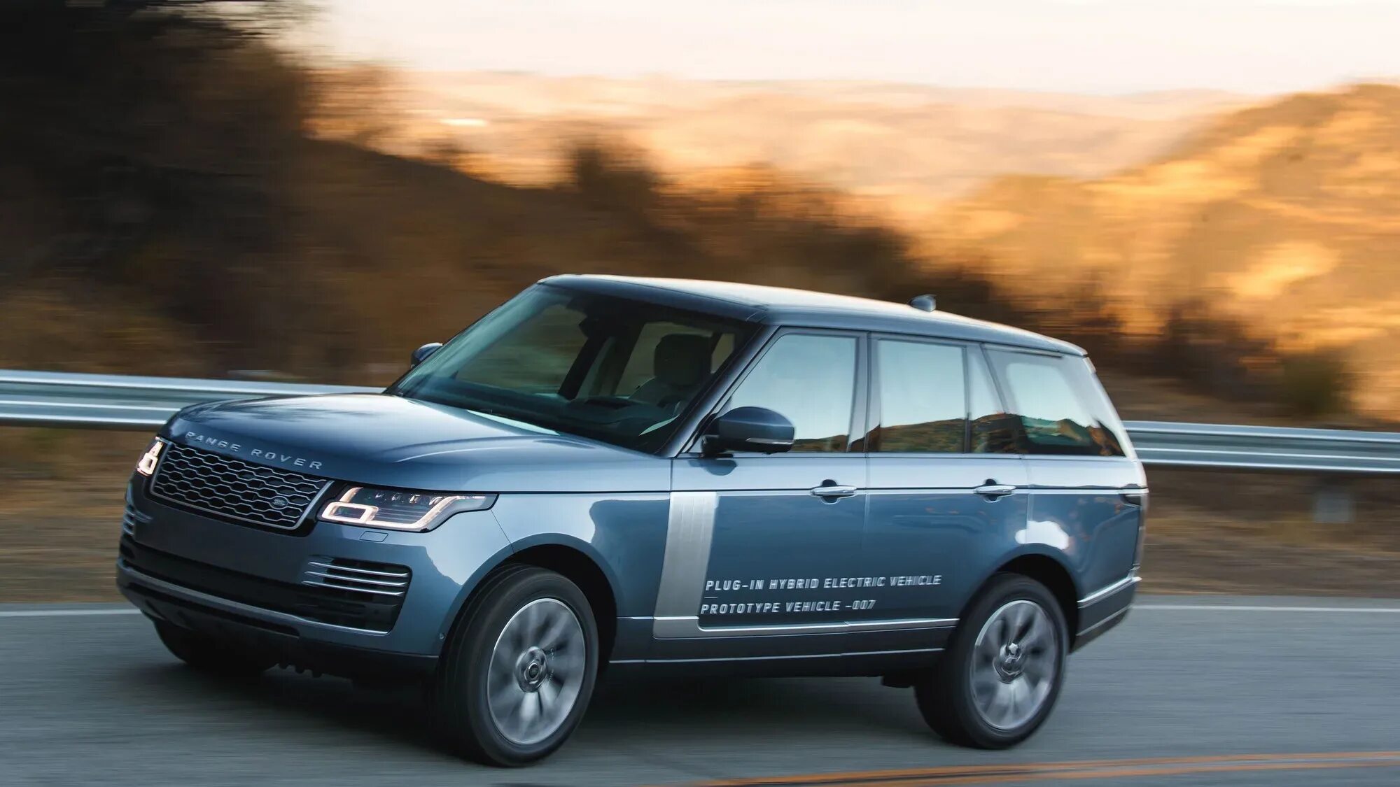 Почему рендж ровер. Ленд ровер 2019. range rover p400e. range rover 2019. ленд ровер phev.
