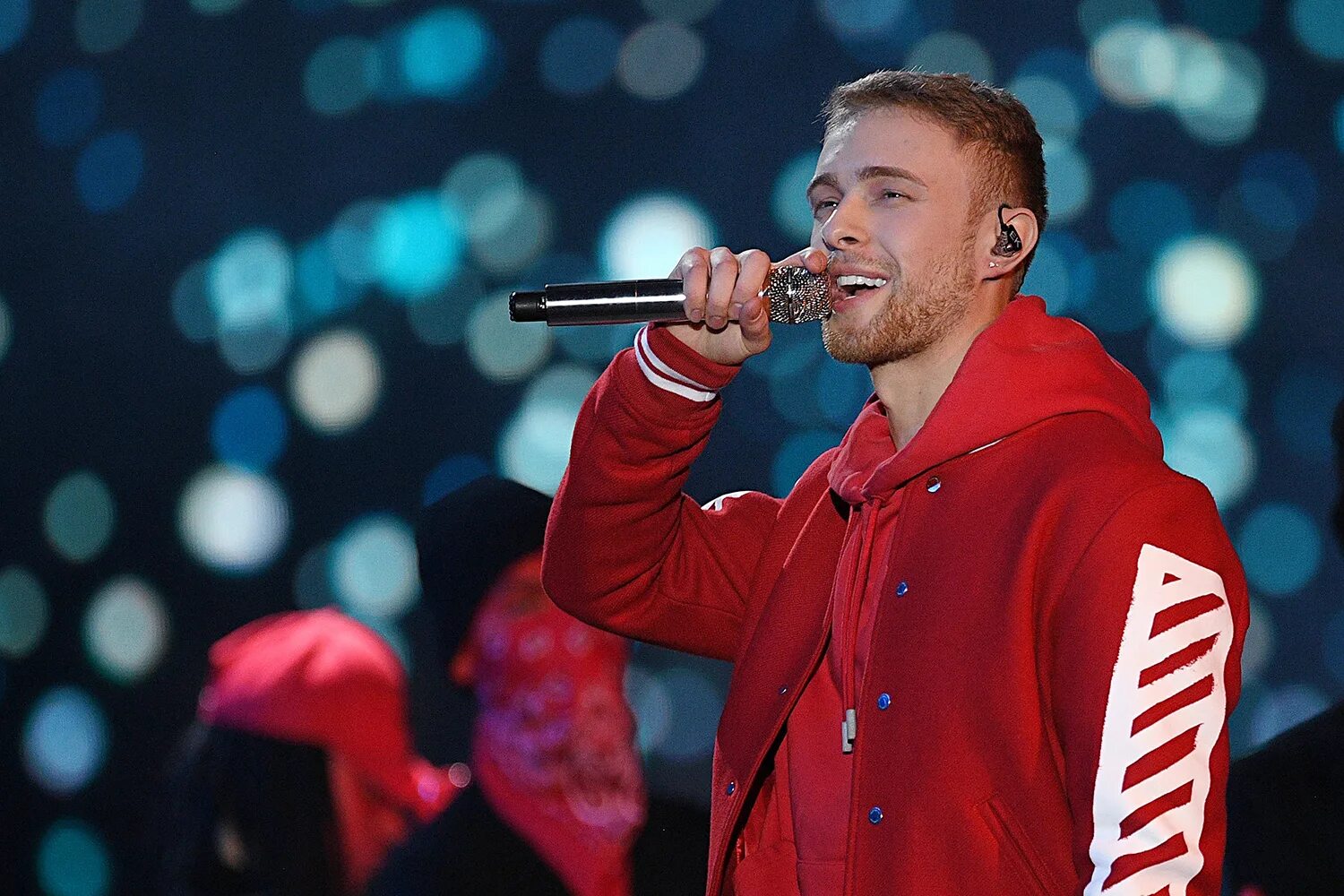 Вокалист любимый