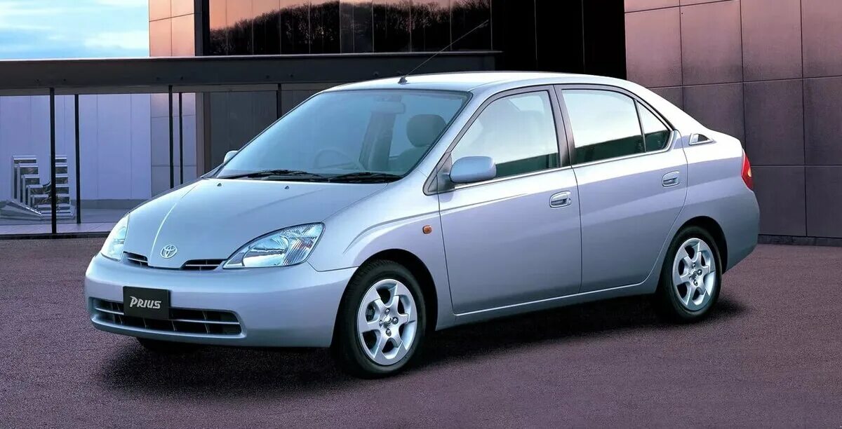 Тойота приус поколения. Toyota Prius 11. Тойота Приус гибрид 1 поколение. Toyota Prius nhw11. Toyota Prius 1997.