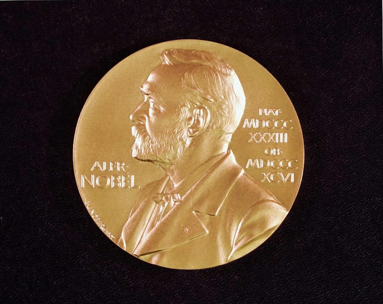 Медаль нобеля. Нобелевская премия 1922. Нобелевская премия 1901. Нобелевская премия по физике 2022. Нобелевская премия 2022.