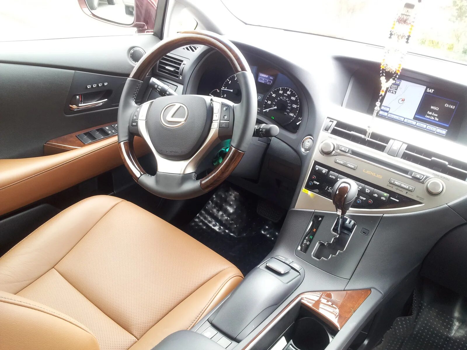 Lexus rx350 2015 Interior. Lexus rx300. Lexus RX 2011 салон. Салон Лексус rx350 внутри.