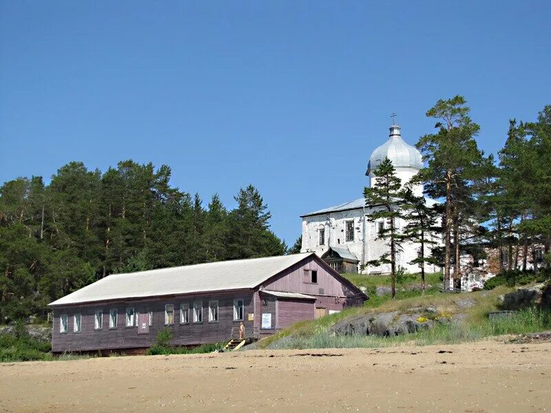 Кий остров онега. Остров кий в белом море монастырь. Кий остров Архангельская область. Онега белое море кий остров.