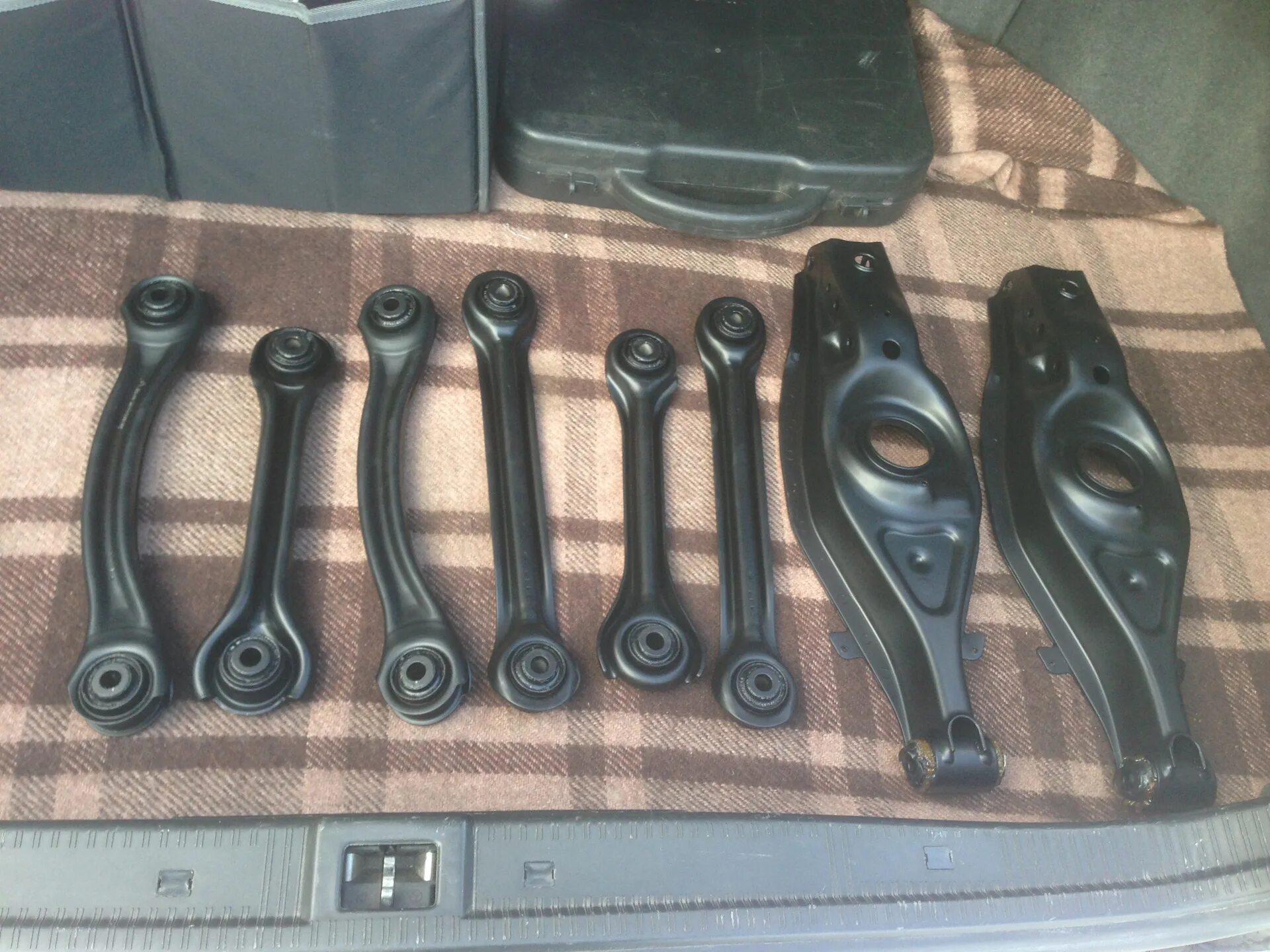 Рычаги задней подвески мерседес w203. Комплект болтов задней подвески мерседес w202. Сайлентблоки задних рычагов мерседес 124. Сайлентблоки задних рычагов мерседес 124. 0175-zze120r.