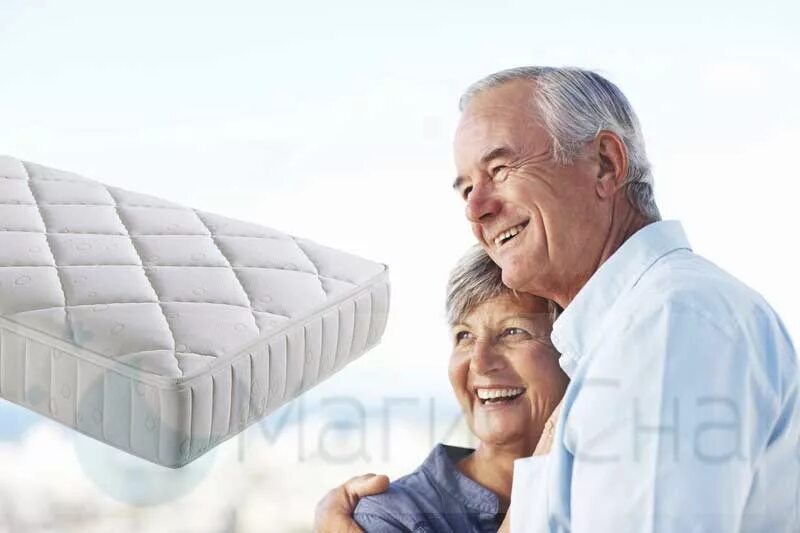 Матрас для пожилых людей. Ортопедические матрасы для пожилых людей. Пенсионер на матрасе. Кровати для пожилых людей для дома.