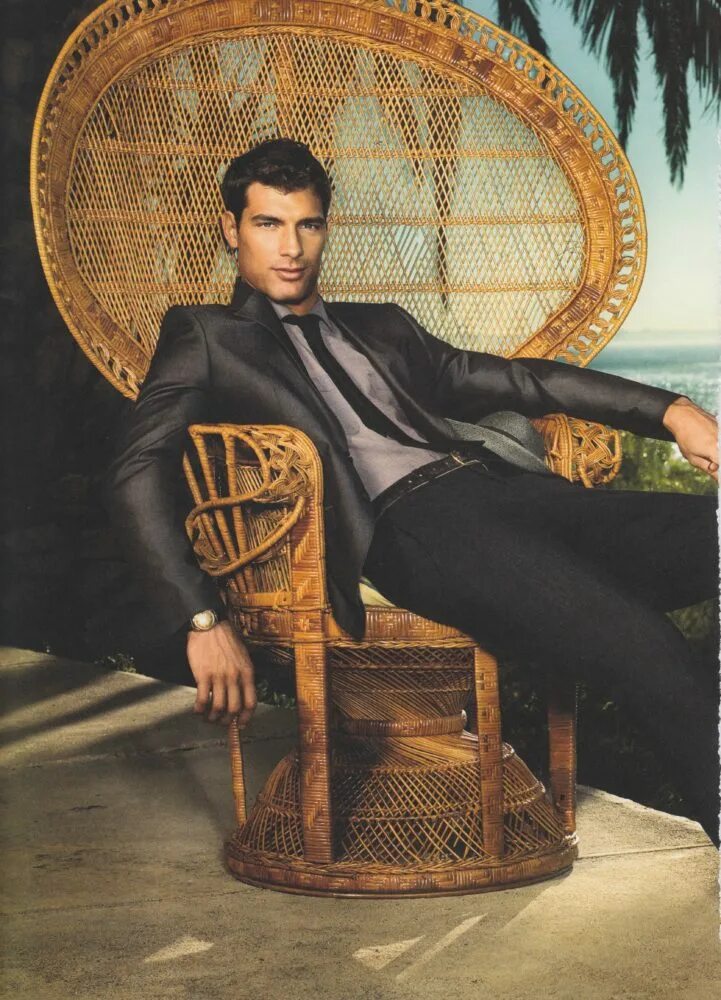 Джеймс бонд агент 007 и его девушка. Бонда модель. Девушка с коктейлем. Ольга куриленко квант милосердия. Ева грин.