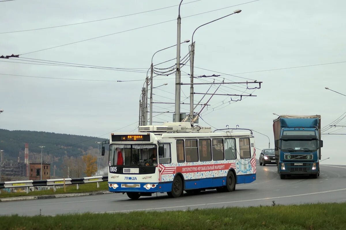 Троллейбус семерка