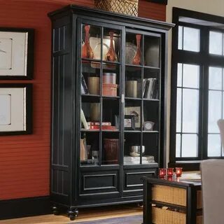 Книжный шкаф в доме