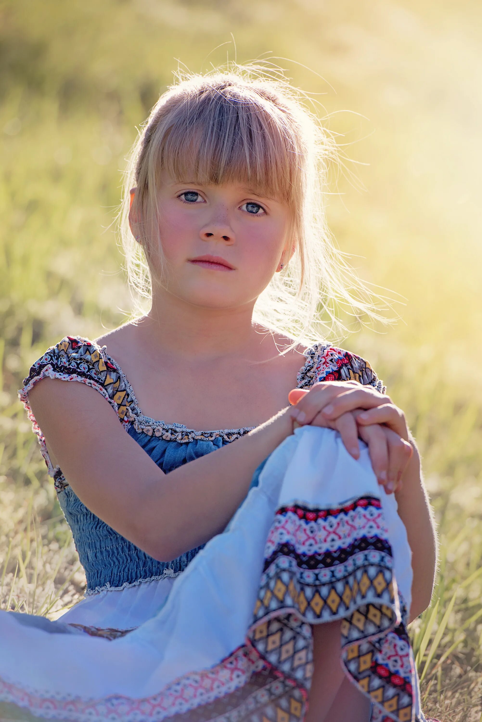 Human children. Красивые белокурые дети. Маленькая светловолосая девочка. Белокурая девочка. Светленькая девочка.