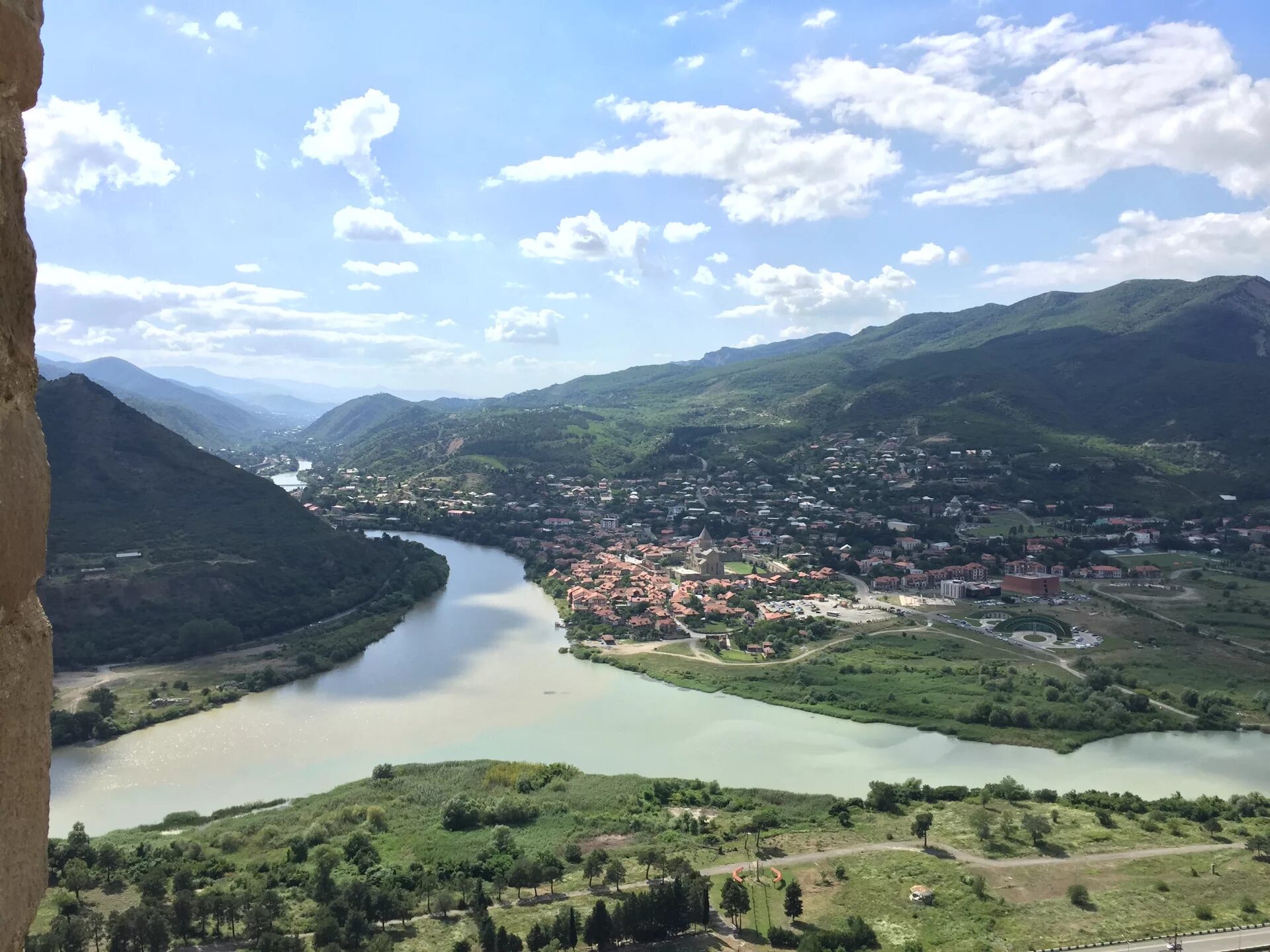 Кура грузия. Арагви река в Тбилиси. Река Арагви в Грузии. Грузия Арагва и кура. Река кура Тбилиси.