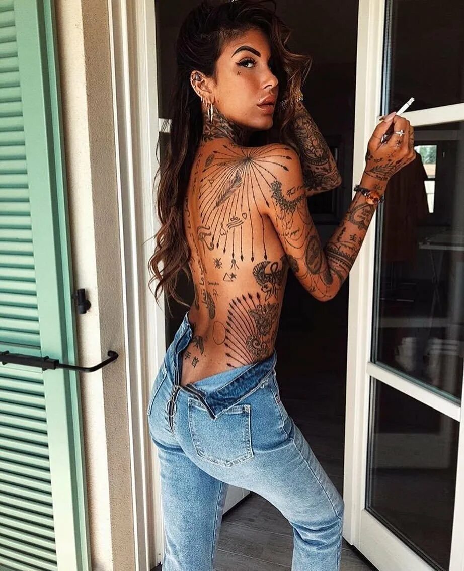 крутые тату для девушек. красивые тату. крутые тату для девушек. тату для девушек. тату на ноге для девушек.