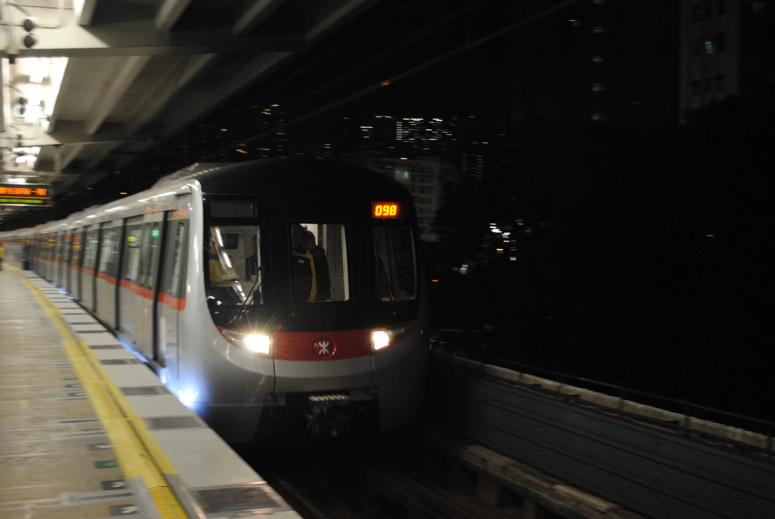 Tml c-train mtr. Вильнюс метрополитен. Вэньчжоуский метрополитен. Калгари транспорт. R179 new york city subway car.