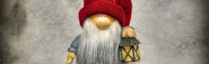 скандинавский гномик из фетра. садовые фигуры для дачи. новогодние гномы из пряжи. гномики своими руками для сада. гномик из картона своими руками.