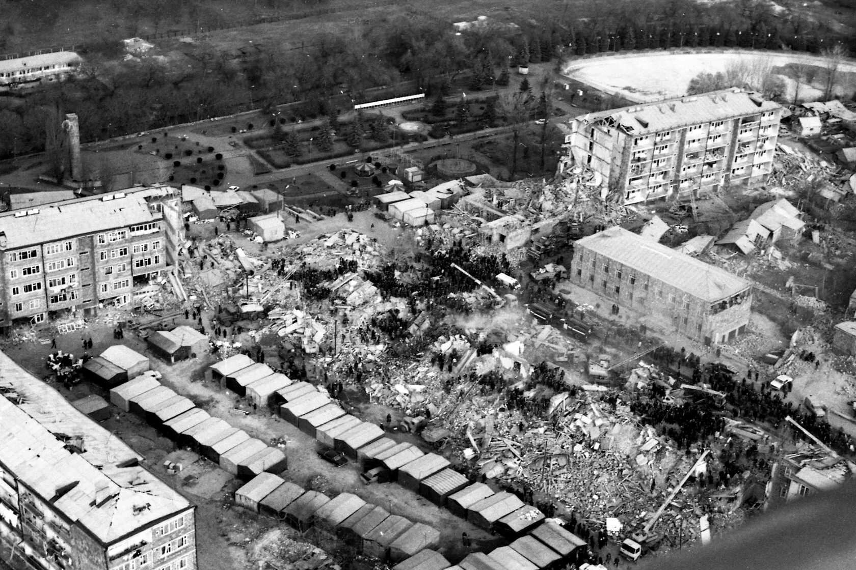 Землетрясение в армении спитак. Землетрясение в армении 1988 года спитак. Спитак землетрясение 1988. Армения 88 год. Армения спитак землетрясение 1988 город.