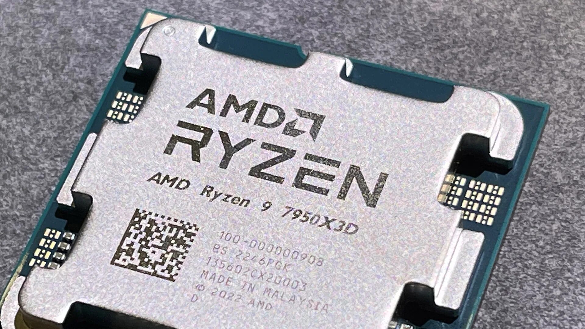 Amd ryzen 9 7950x oem. Ryzen 9 7950x3d. Ryzen9 7950x3d без крышки. AMD Ryzen 9 7950x коробка. Ryzen 7950 без крышки.