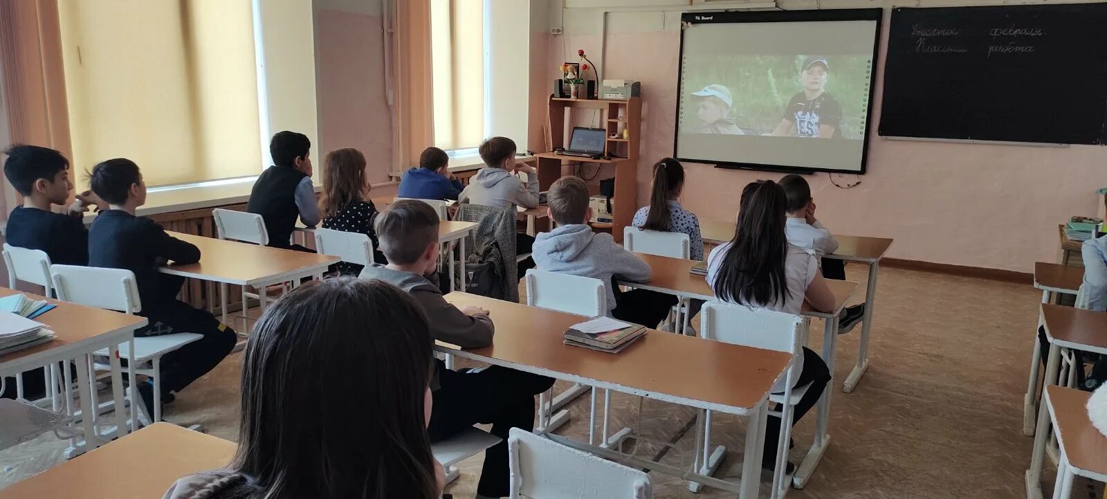 Отражение звезд в колодце. Свет, камера, мотор!. Звезды из колодца киноурок. Вид со дна колодца. Звезды днем из колодца.