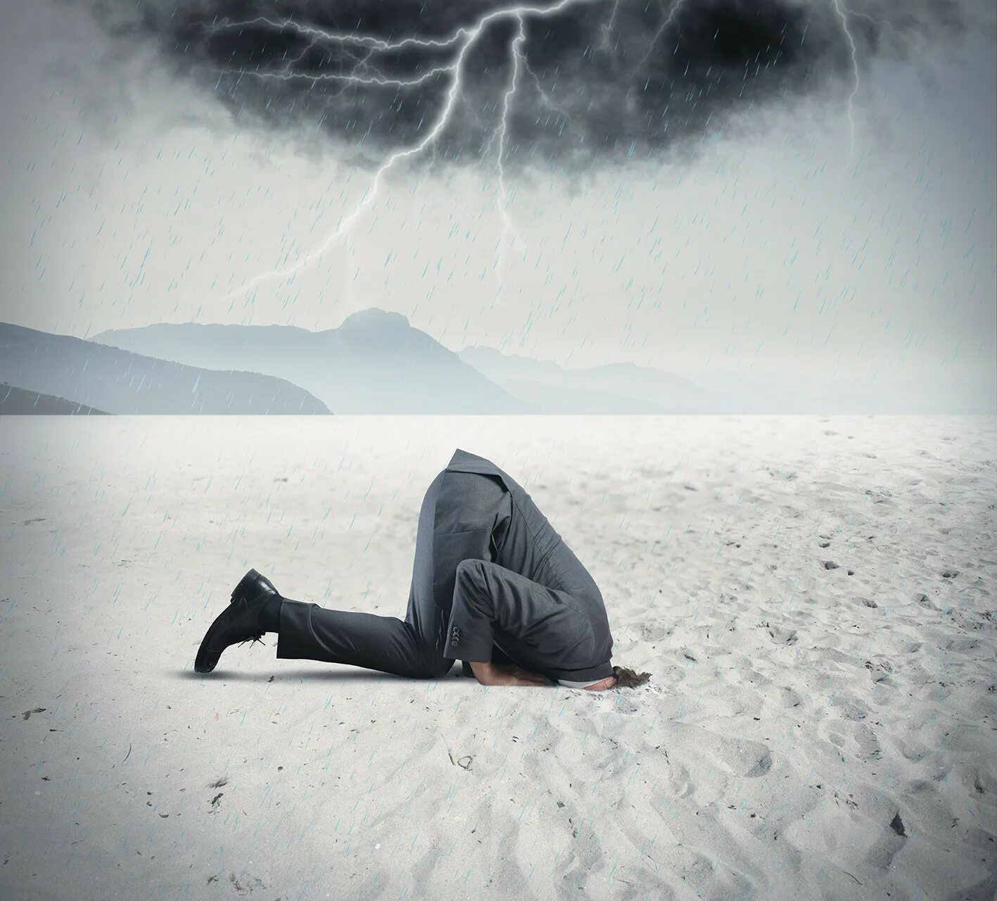 Страус голову в песок. Страус голову в песок. Hide in sand. Человек прячет голову в песок. Девушка головой в песок.