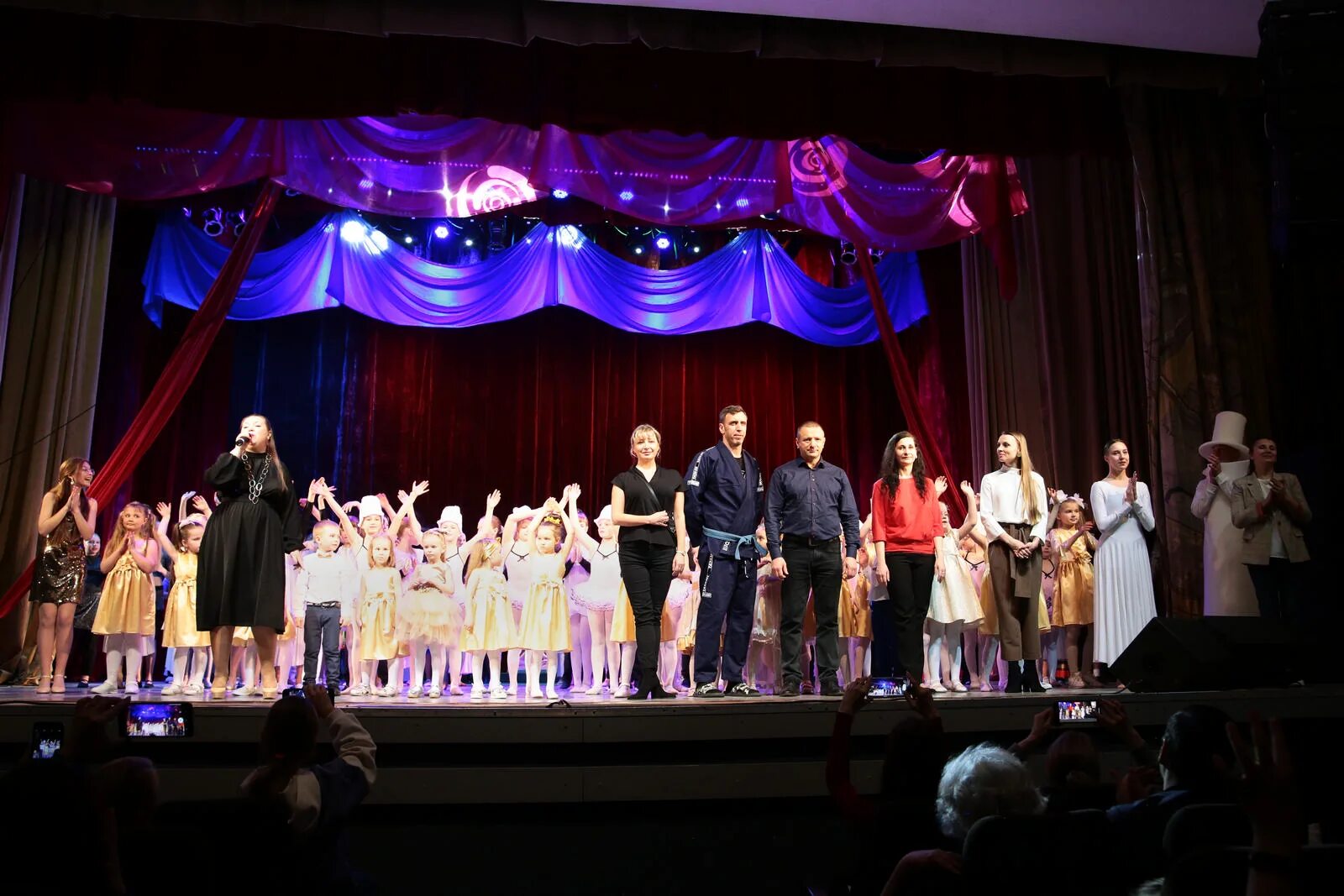 о подольск. дк октябрь подольск. культура подольск. концертный зал подольск. дк имени лепсе подольск.