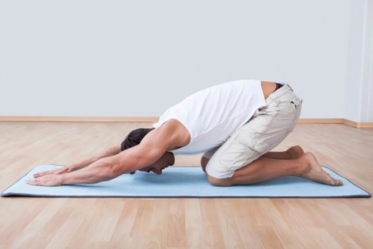 Stretching back. Йога для спины. Позы в йоге. Позы йоги для спины.