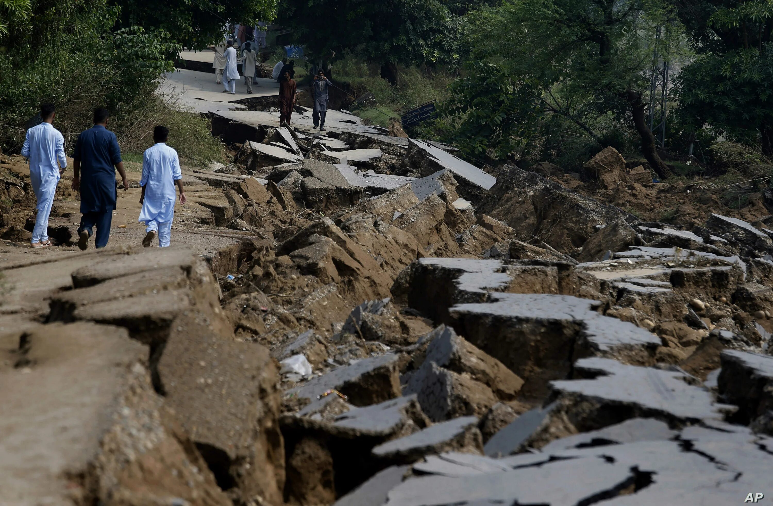 Нефтегорск землетрясение 1995. 2005 Год. Землетрясение в Пакистане. Пакистан землетрясение 2008 год. Другое землетрясения