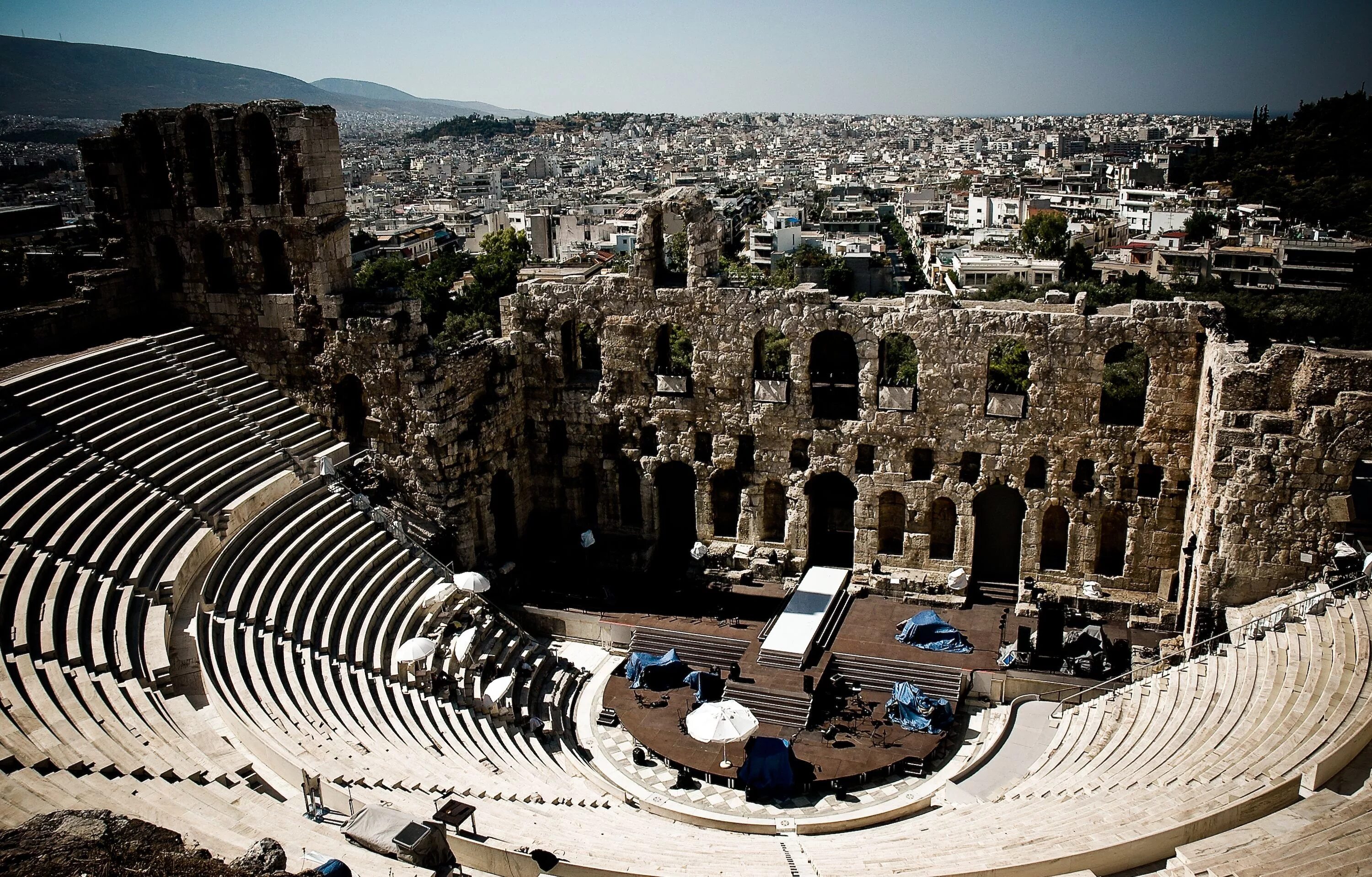 Греческие архитекторы. Amphitheater древняя Греция. Амфитеатр в Афинах. Афины исторический амфитеатр.