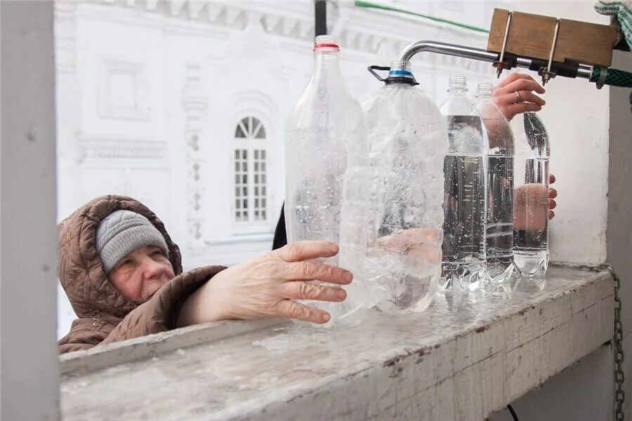 Куда деть неиспользованную святую воду
