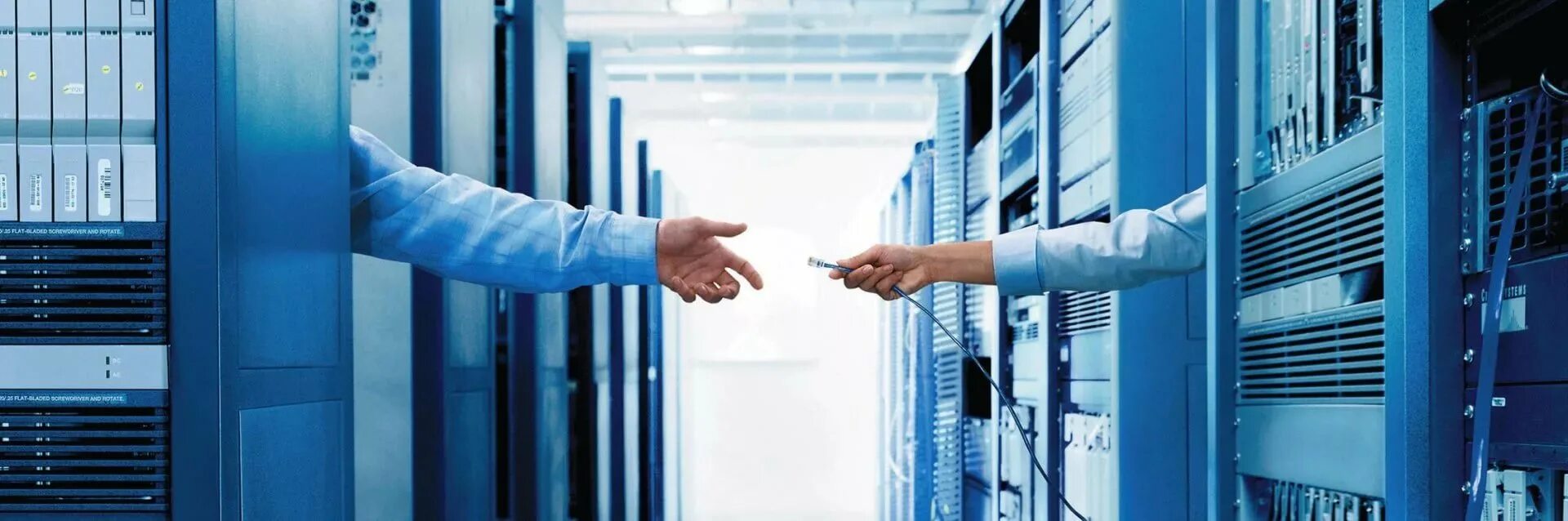 Наладчик компьютерных сетей. Организация обслуживания информационных систем. Система компьютерных телекоммуникаций. Информациоонные системы. Информационные системы и технологии.