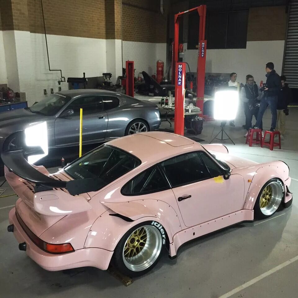 Porsche 911 RWB кузов. Порше 911 RWB. Porsche 911 wide body. Порше 911 расширении RWB.