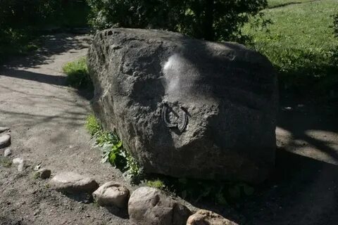 Серий камень