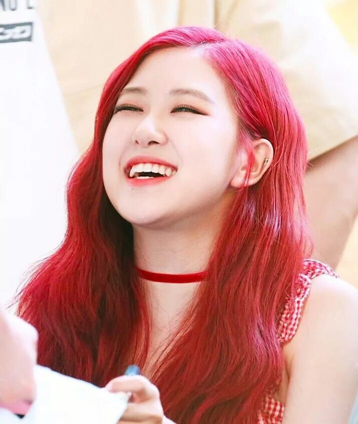 дженни саранхэ. влакпенк розе. розе блэк пинк улыбка. розе в oioi. Blackpink розэ плачет.